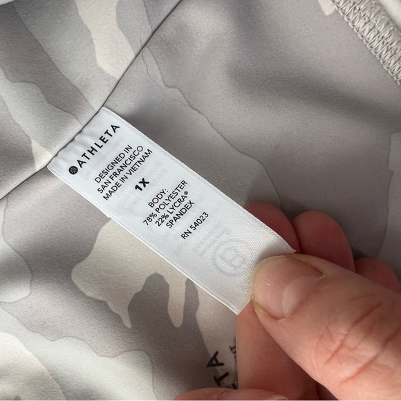 Athleta Elation Camo 7/8 Tight Leggings, Color: Taupe Camo, Plus Size 1X - Picture 9 of 9